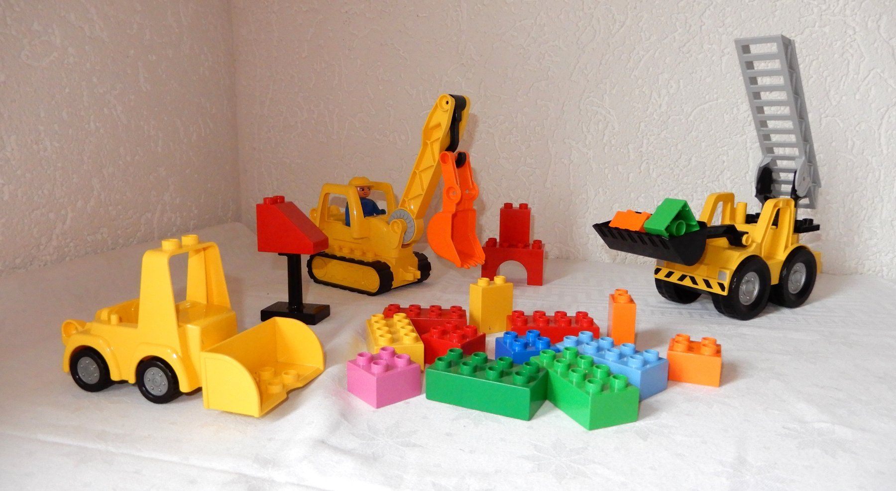 Lego Kit di costruzioni: Lego Duplo Baustelle Frontlader, Raupe mit Schaufel,Bagger – Usato da Senèdes venduto da tintinette43
