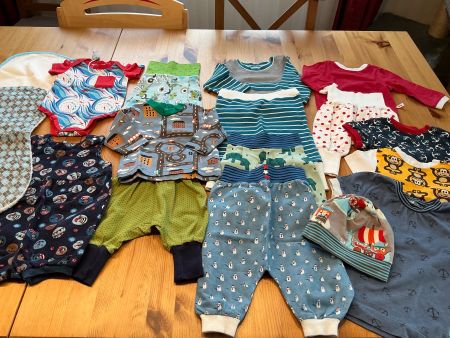 HAMDMADE:  Baby Kleider Paket Grösse 62-74  UNIKATE