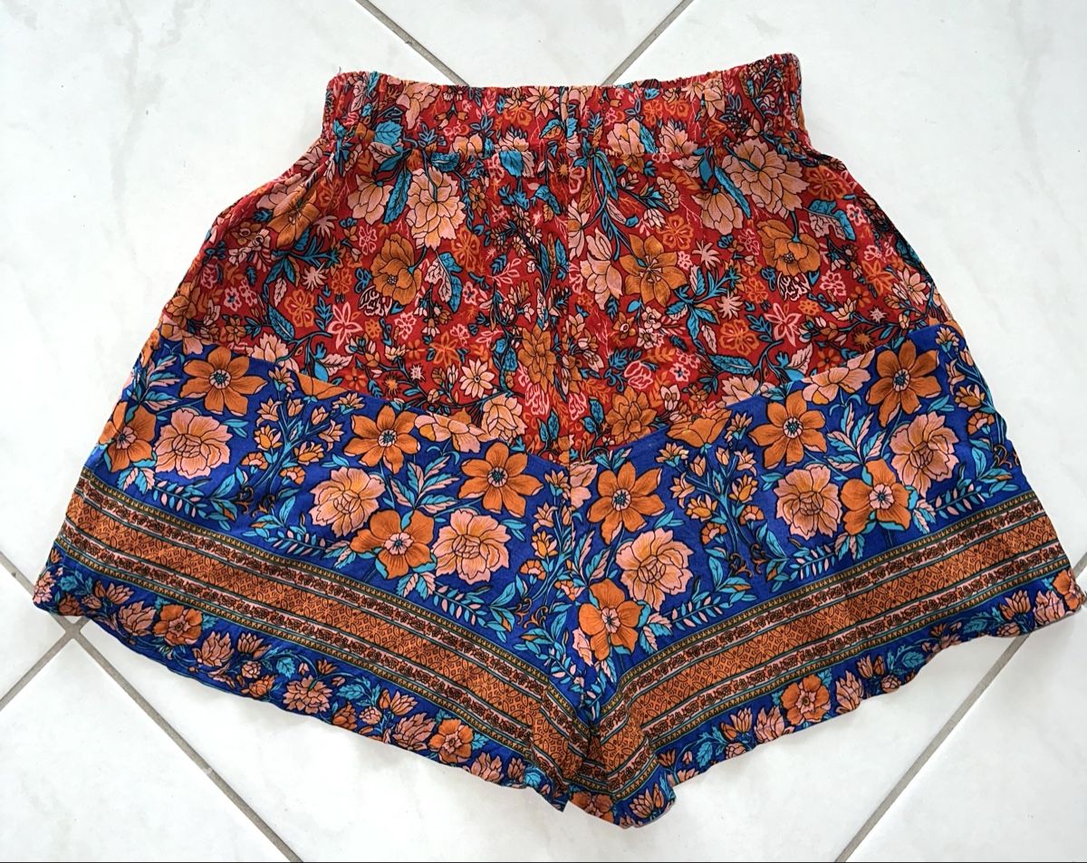 Pantaloni: SHORTS GR. S neuwertig – Nuovo (secondo la descrizione) da Unteraegeri venduto da MH203 1