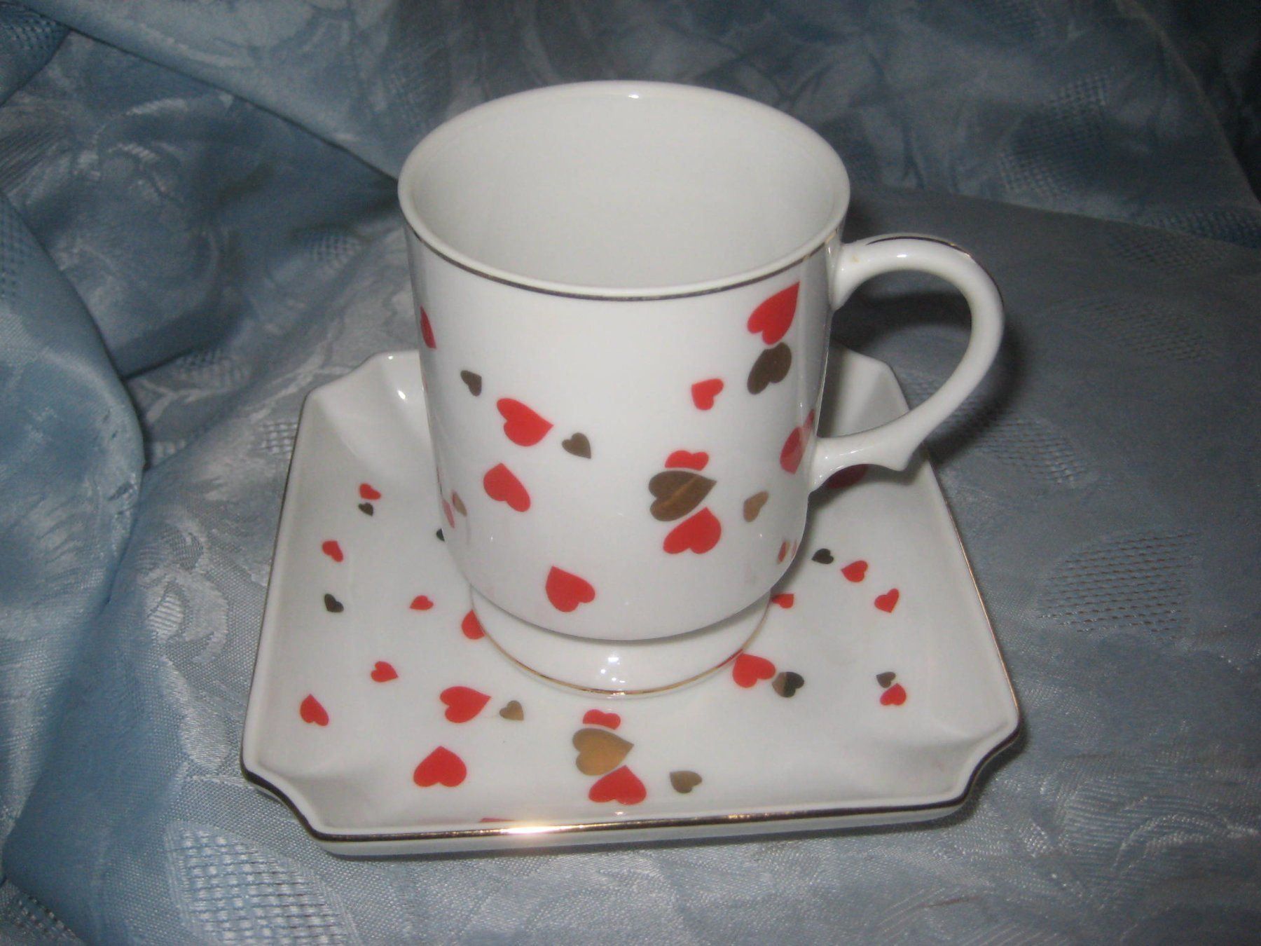 Tassen: TASSE UND  TELLER  MIT HERZCHEN – Neu (gemäss Beschreibung) aus Uster von flocke1 2