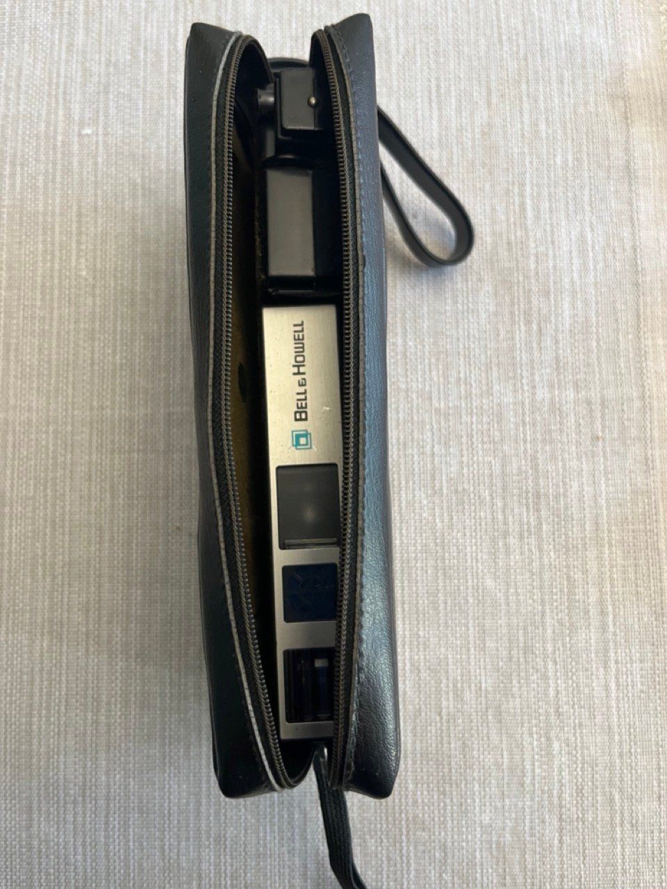 Fotocamera: Bell & Howell Picture Master 110 Pocket caméra avec flash – Usato da Petit-Lancy venduto da DonJen 1