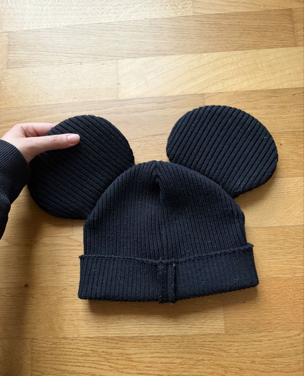 Copricapi, berretti & cappellini: Comme des Garcons Mickey Ear Beanie hat – Nuovo (secondo la descrizione) da Mellingen venduto da arf_5656 1