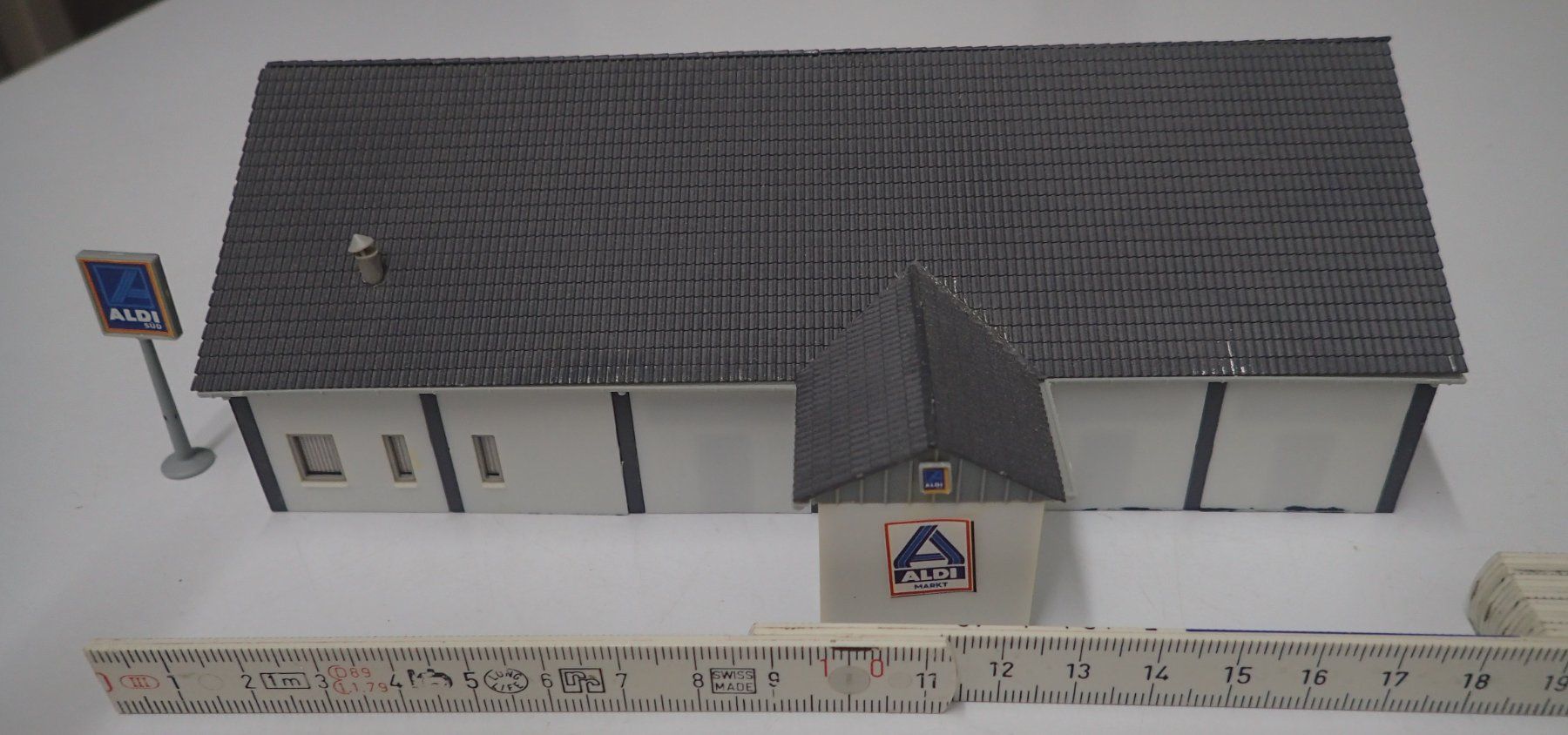 Modelleisenbahnen: N - ALDI Einkaufszentrum / centre commercial ALDI – Gebraucht aus Lausanne von Biquette6 4