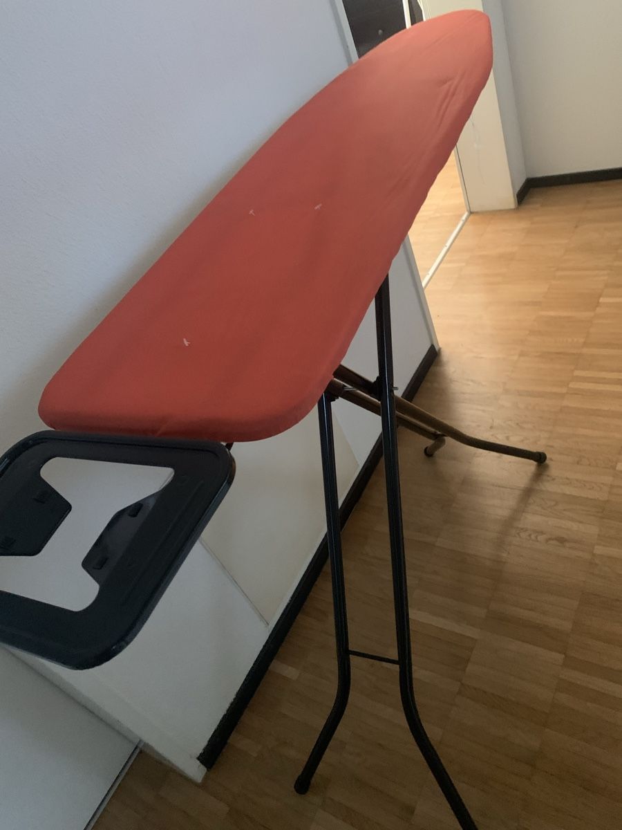 Bügelbretter: Bügelbrett – Neu (gemäss Beschreibung) aus Emmen von Bgucci_girl
