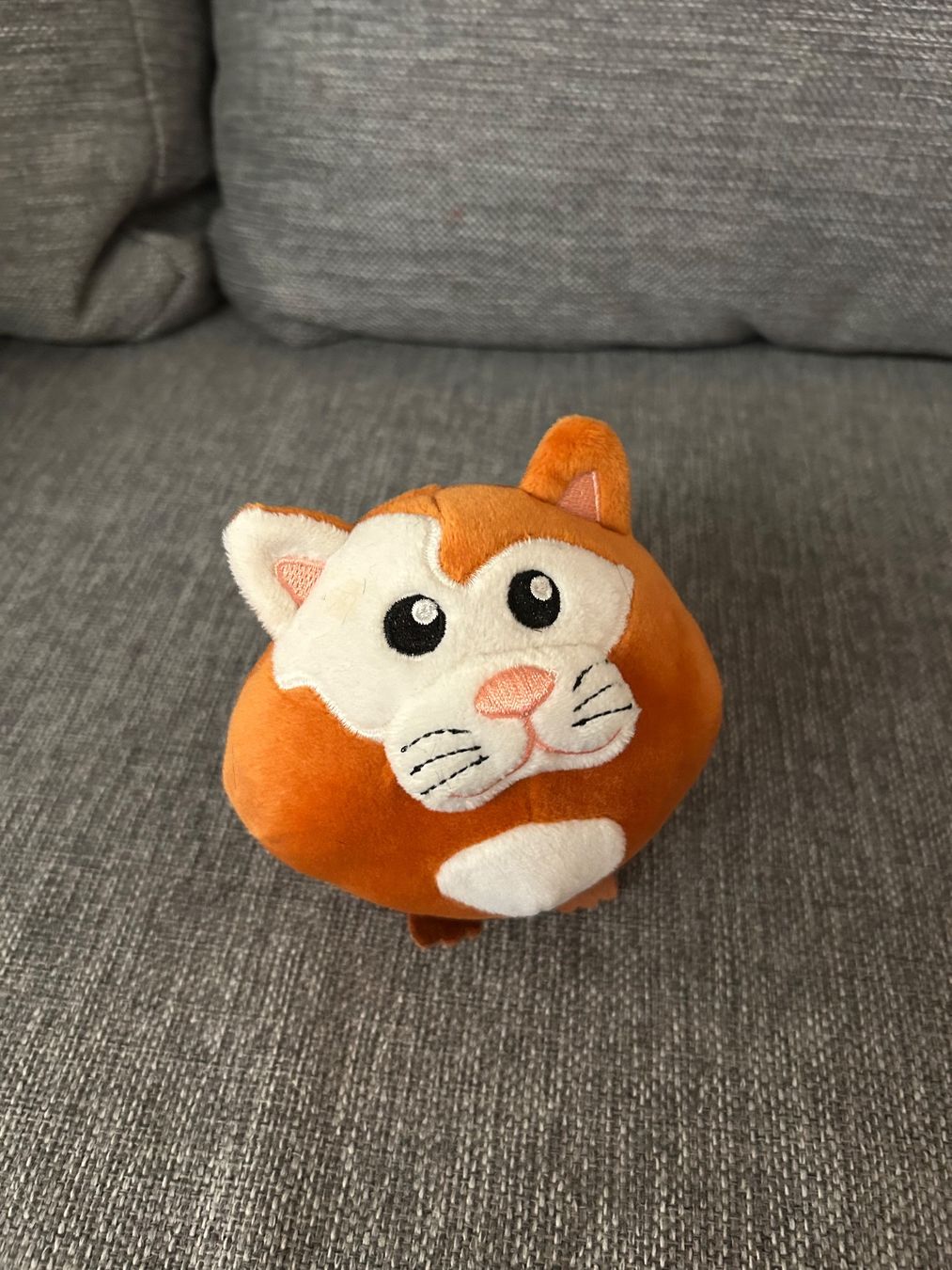 Spielzeuge: Katze Kuscheltier Ball – Neu (gemäss Beschreibung) aus Wabern von belka72