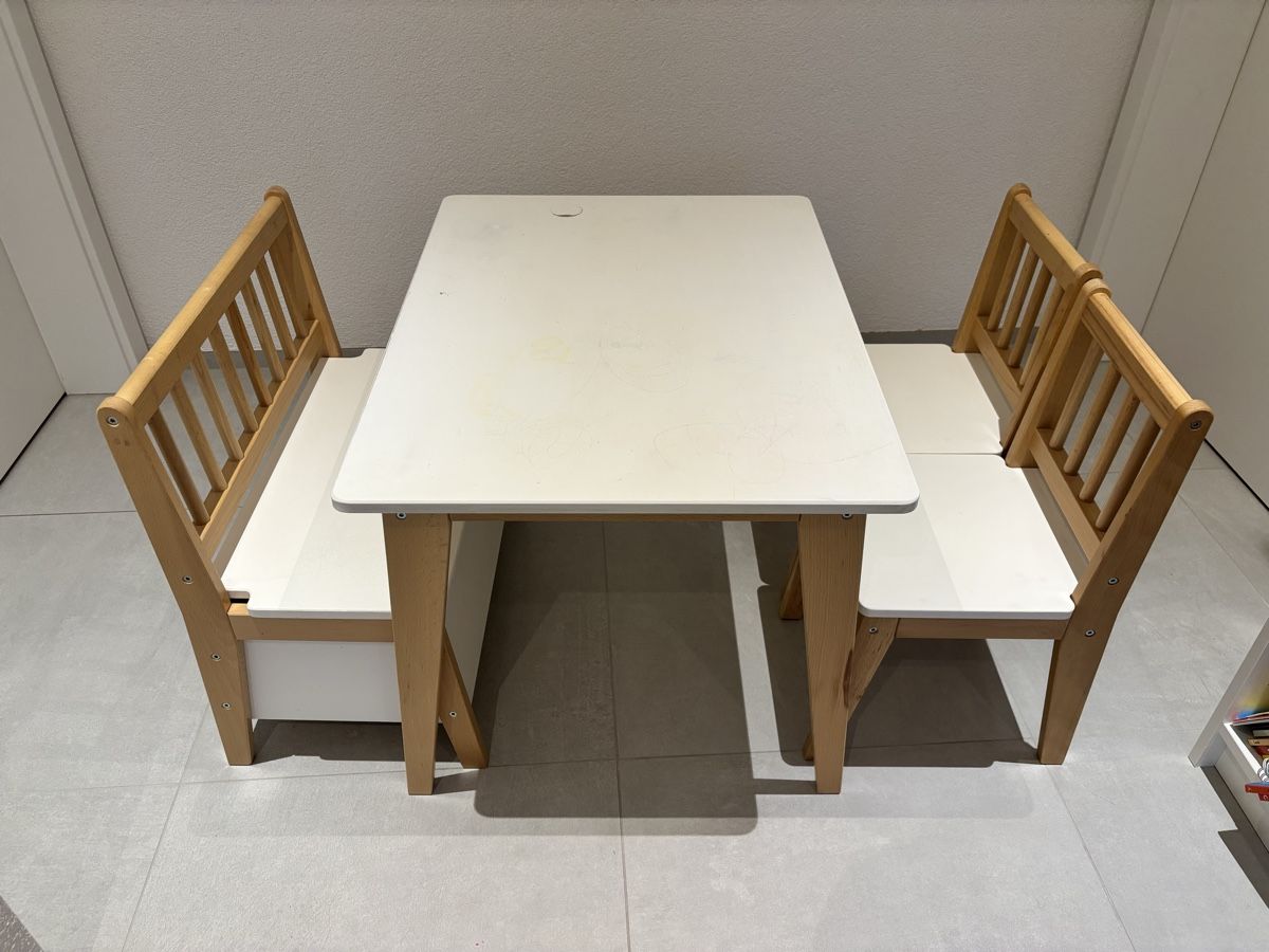 Set di tavolo e panche: Kinder Tisch mit Stühlen/Sitzbank – Usato da Lüterkofen venduto da mucki120