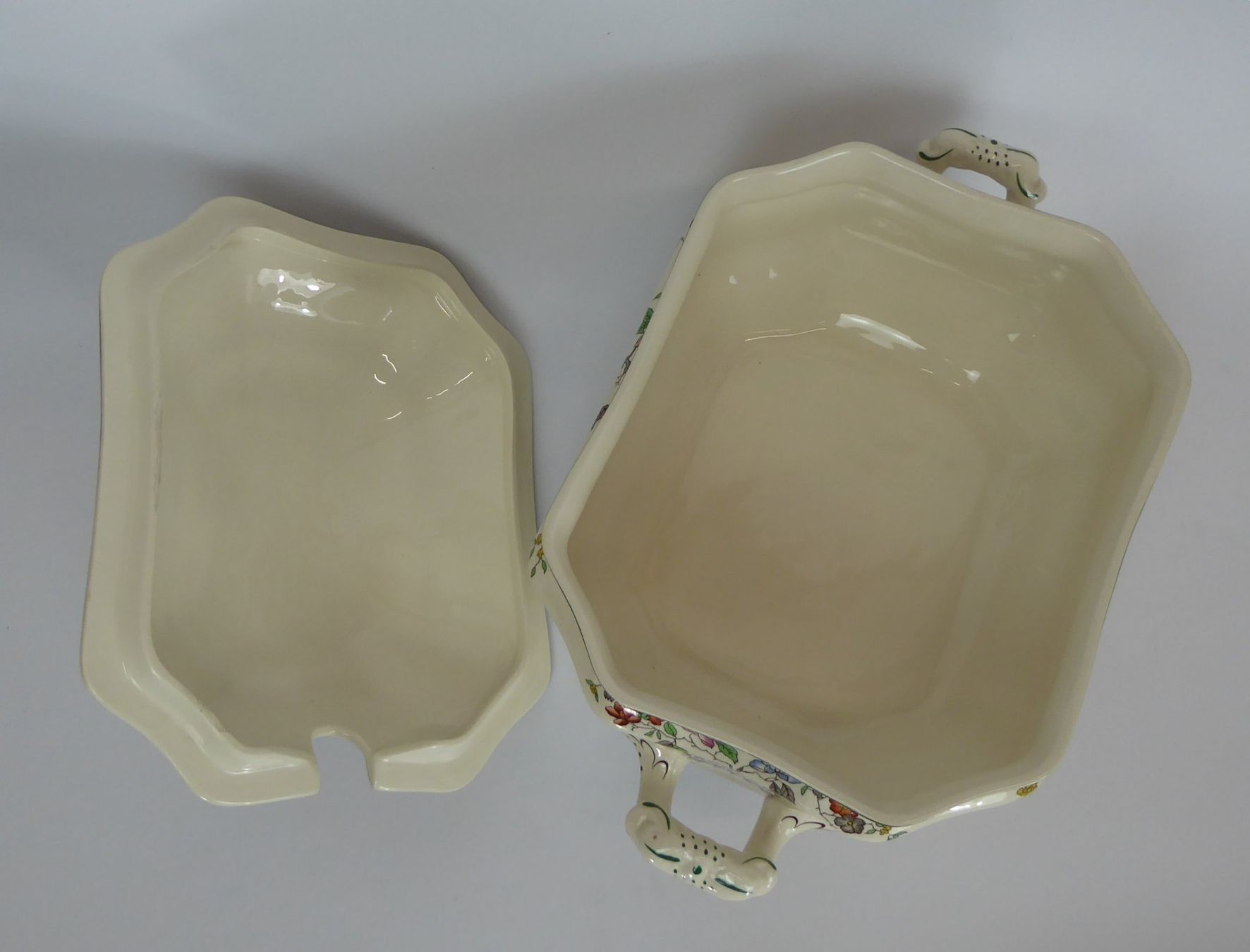 Spode Schalen: Suppenterrine mit Deckel Spode "Chinese Rose" – Gebraucht aus Bern von blaukreuz-brocki_BE 2