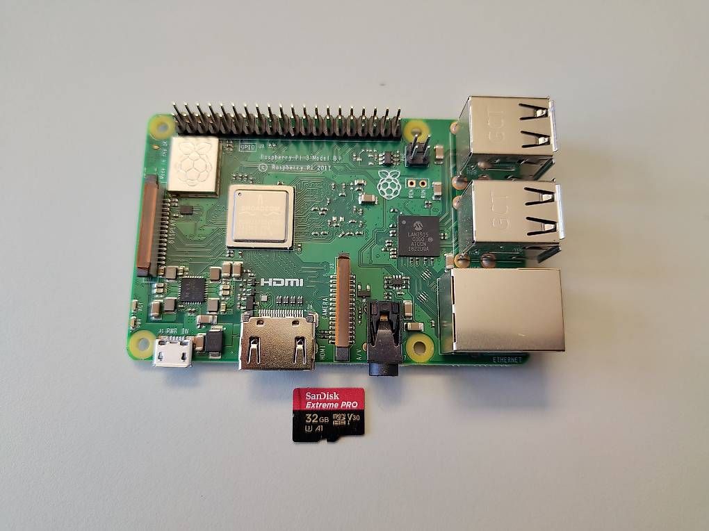 PCs: Raspberry Pi 3 Model B+ mit SanDisk Extreme Pro 32GB microSD – D'occasion à Rebstein par fabio.litscher 4