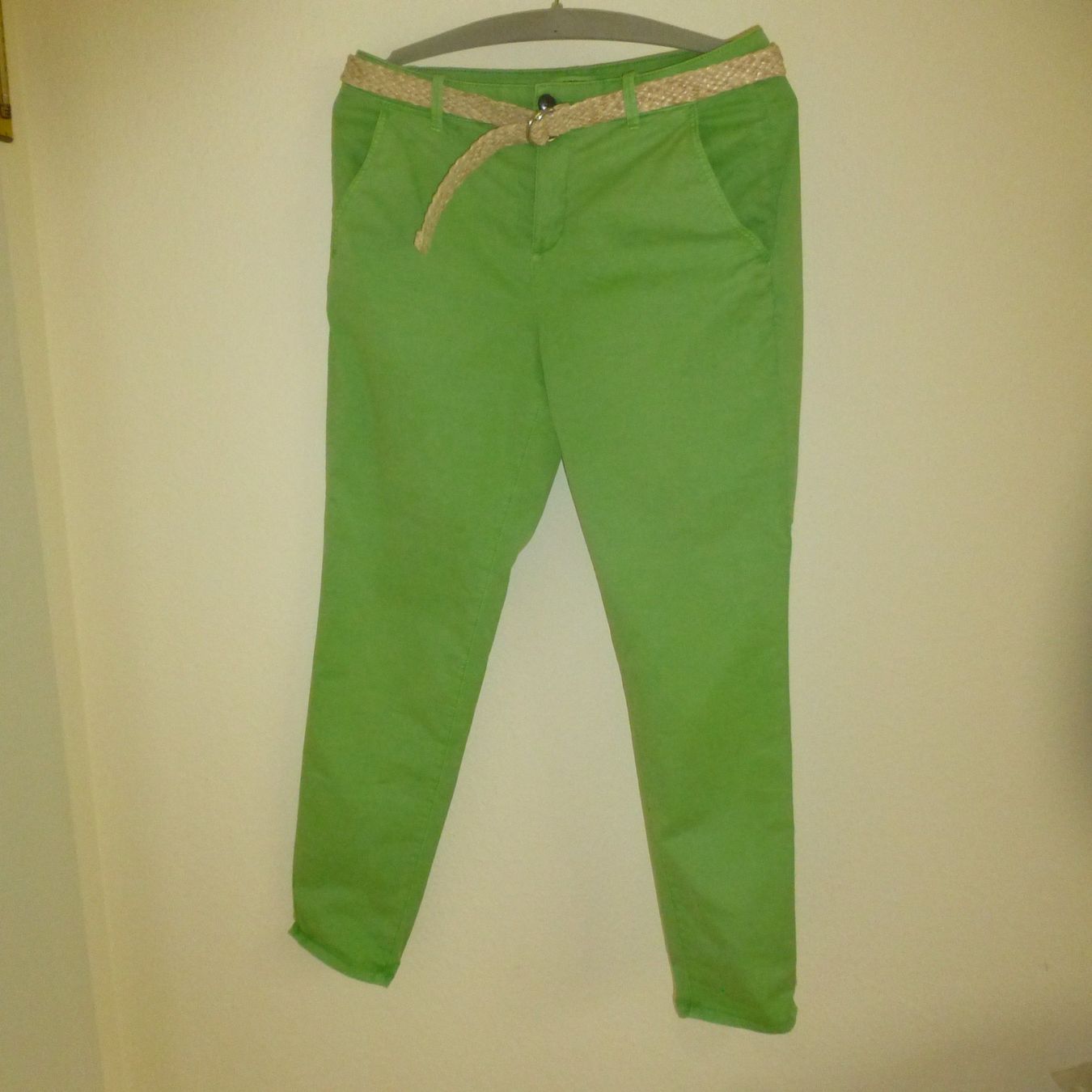 Esprit Hosen: Esprit Sommer-Hose mit Gurt – Gebraucht aus Hergiswil NW von annettelia