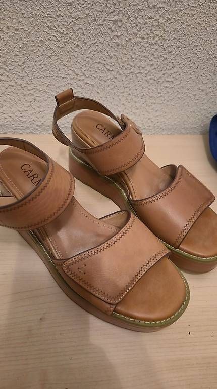 Damenschuhe: Carmela chaussures à semelle compensées  – Gebraucht aus Muraz (Collombey) von Kiriwi 1