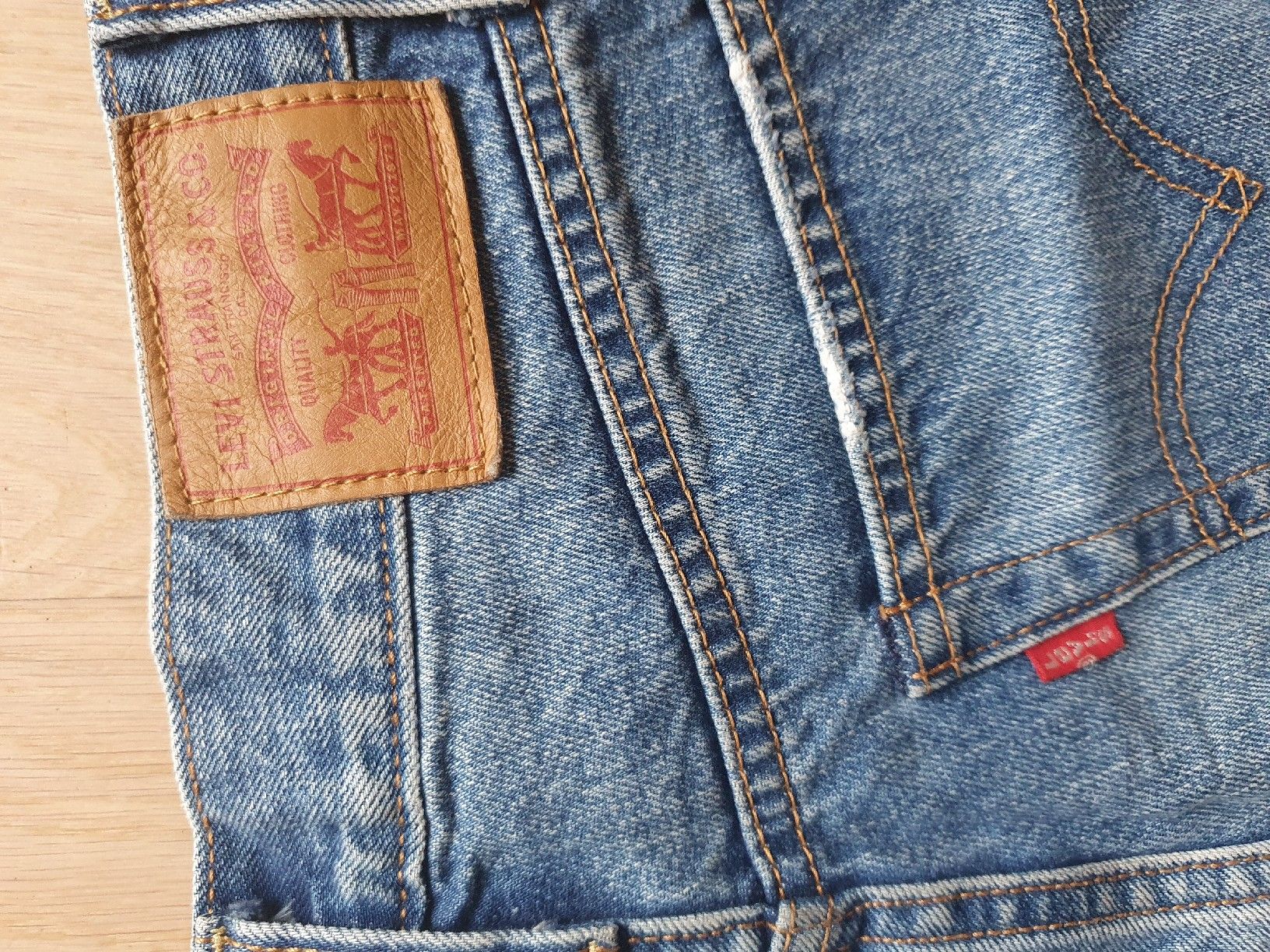 Levi's Pantaloni: Shorts – Nuovo (secondo la descrizione) da Zürich venduto da nadiialivia 4