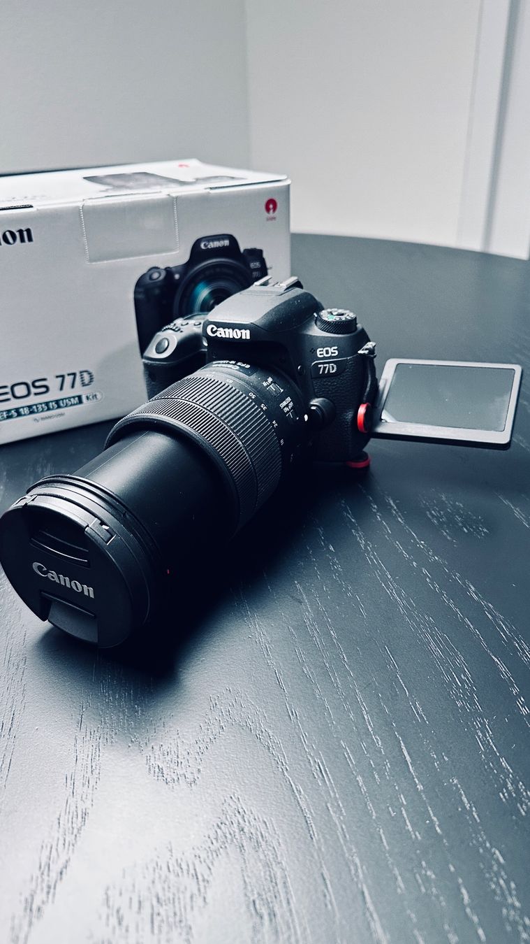 Canon Fotocamera: Canon EOS 77D + 18-135mm IS STM – Usato da Lengnau BE venduto da Dali. 8