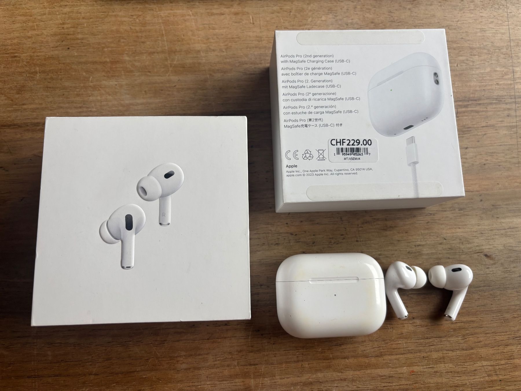 Apple Casques audio: AirPods Pro 2nd Generation – D'occasion à Stäfa par deb_glx8 2