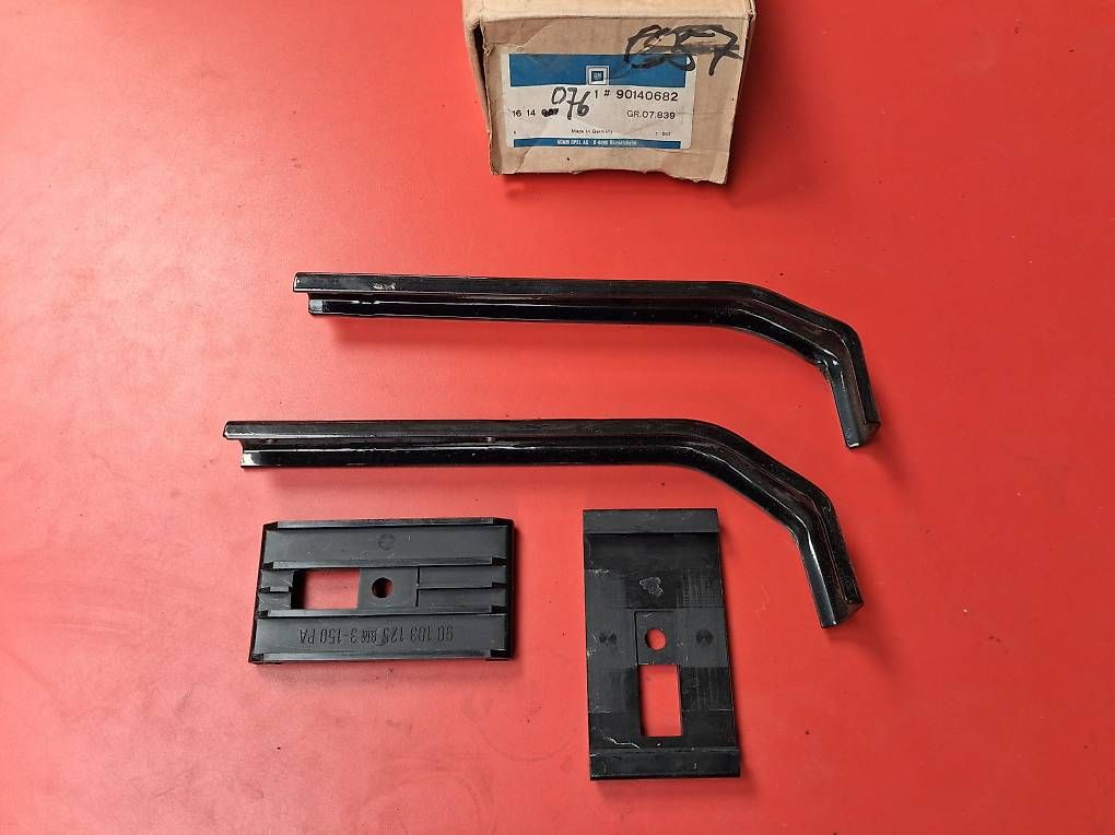 Tutti pezzi di ricambio auto: Opel Stossstangenhalter 16 14 076 – Usato da Huttwil venduto da kadett_78