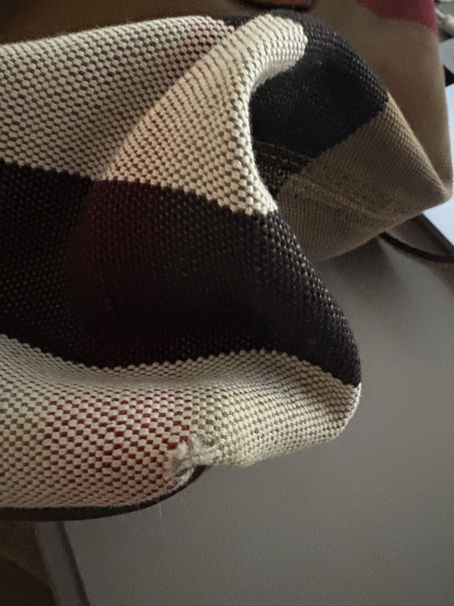 Burberry Sacs femmes: BURBERRY TASCHE – D'occasion à Pfungen par carmenwkatze 5