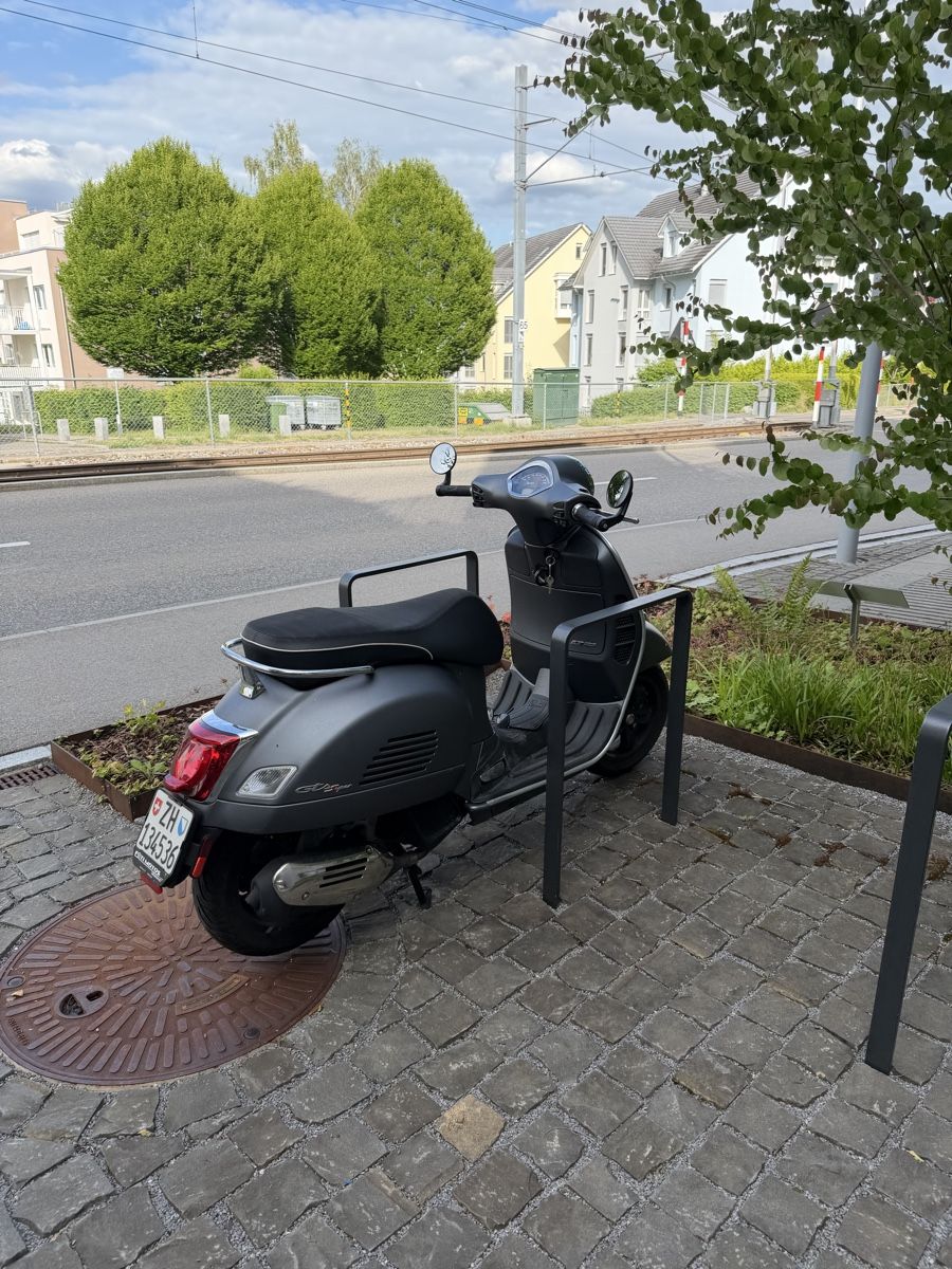 Vespa Scooter: VESPA GTS Super Sport RST – Usato da Zürich venduto da Q.Bridler