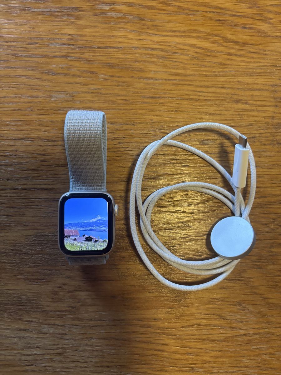 Apple Smartwatch: Apple Watch SE3 GPS+Cellular 40mm – Nuovo (secondo la descrizione) da Wohlenschwil venduto da hcdavos5