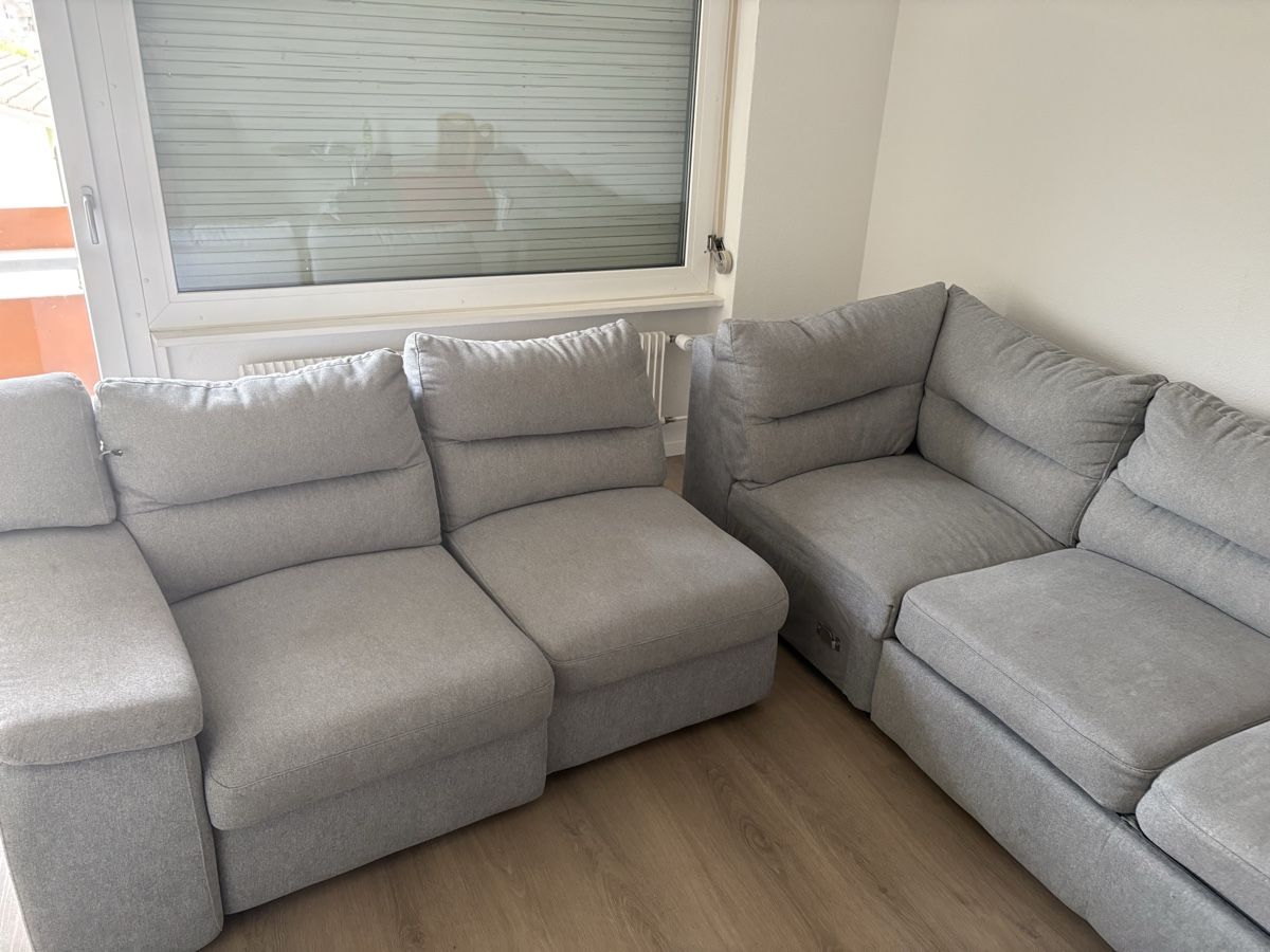 Divani: Gemütliches, graues Ecksofa sucht neues Wohnzimmer! – Usato da Meinisberg venduto da dragon3070123 1