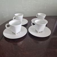 4 Espressotassen mit Untertassen aus Porzellan, Puro-Kollekt