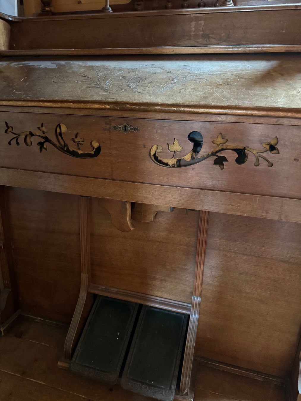 Strumenti musicali: Antikes Harmonium, wunderschön verziert – Usato da Schöfflisdorf venduto da sonjastarfish 1