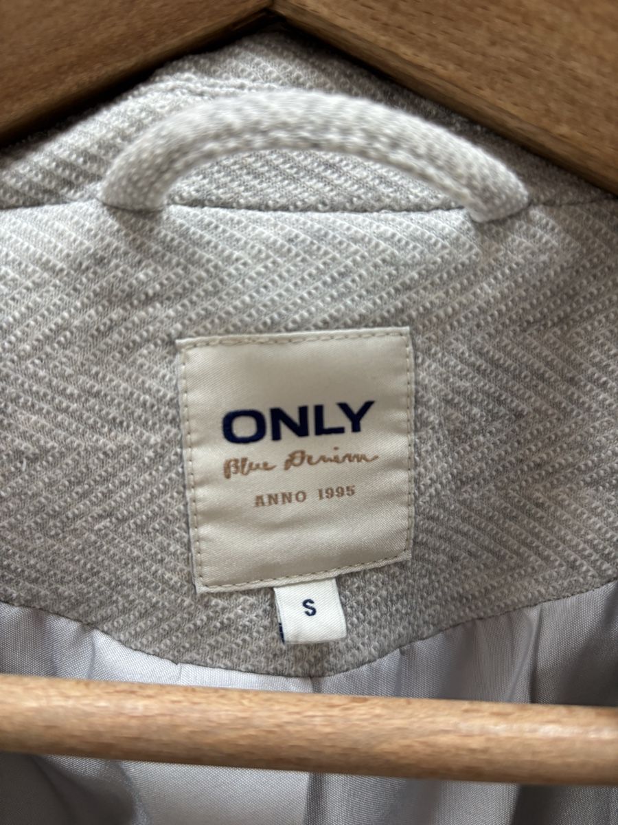 Only Giacche: ONLY Blazer, Frühlingsjacke, hellgrau, Gr. S, neuwertig – Usato da Mühlau venduto da martiniii 1