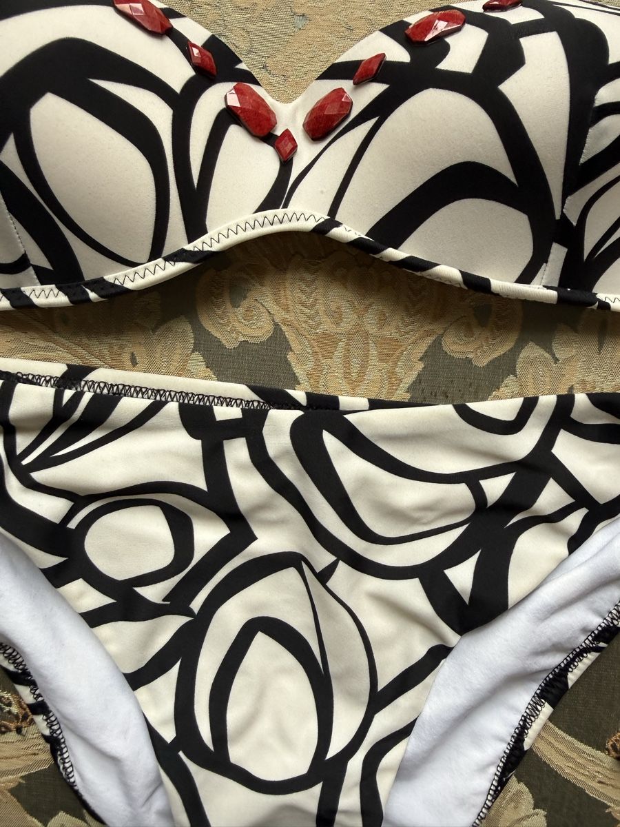 Badekleider & Bikinis: Volin Bikini in Gr. S / Cup B / neu! – Neu und originalverpackt aus Olten von ale_nb2x 1