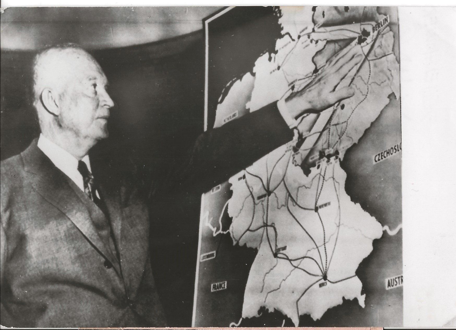 Poster & Bilder: Dwight Eisenhower, 2. Weltkrieg, Berlin – Gebraucht aus Frauenfeld von Merk52