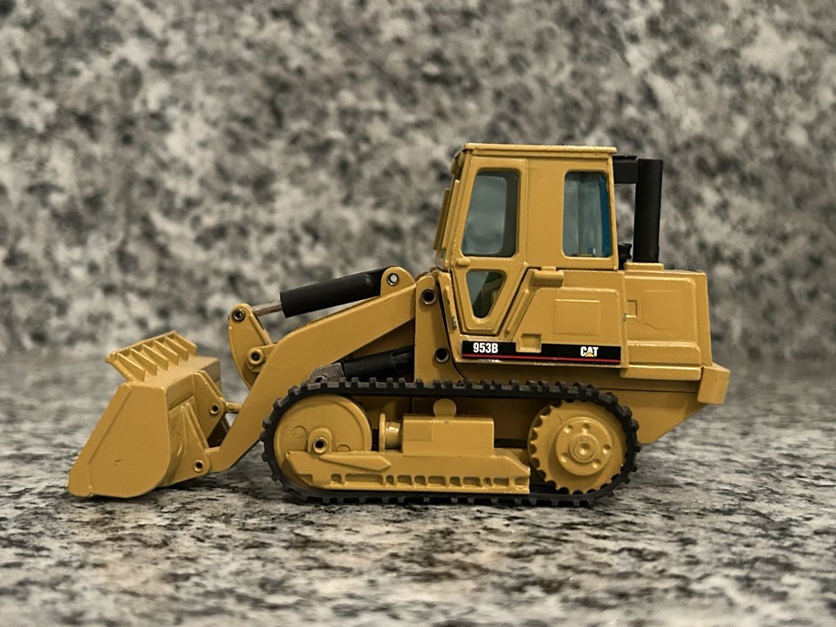 Caterpillar Kit di modellismo & Modellini statici: Cat 953B, 1:50 , NZG – Usato da Horw venduto da Tigercat635 2