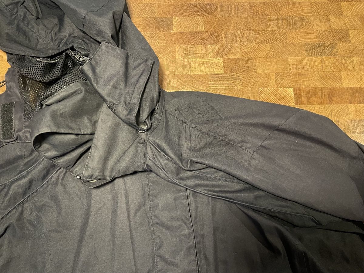 Rukka Giacche: schwarze Rukka Regenjacke Gr 40 – Usato da Bern venduto da AnnaS13 3