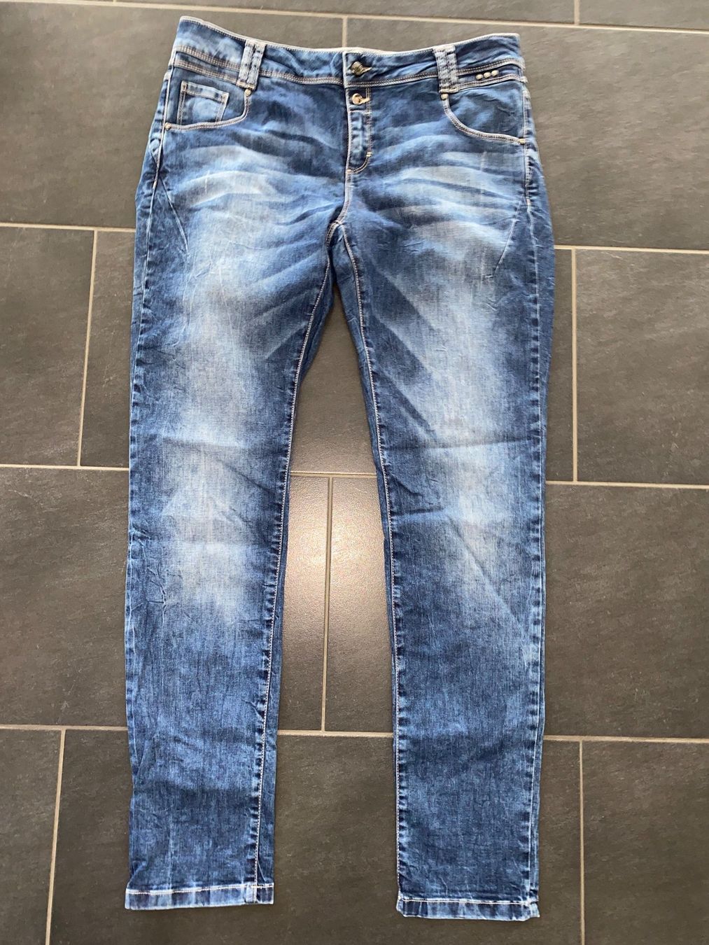 Jeans: SUPER LÄSSIGE CARTOON JEANS 44, – Nuovo (secondo la descrizione) da thierachern venduto da Styl