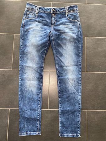 SUPER LÄSSIGE CARTOON JEANS 44,