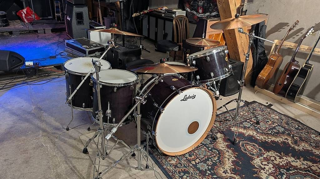 Ludwig Musikinstrumente: Batterie complète Ludwig Centennial Zep 26" – Gebraucht aus Montagny-Yverdon von Dylancoco36