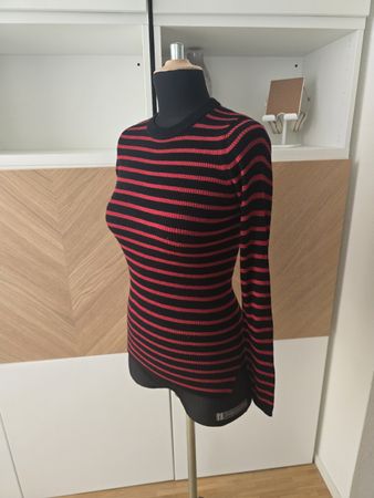 Strickpullover rot-schwarz gestreift aus Wolle