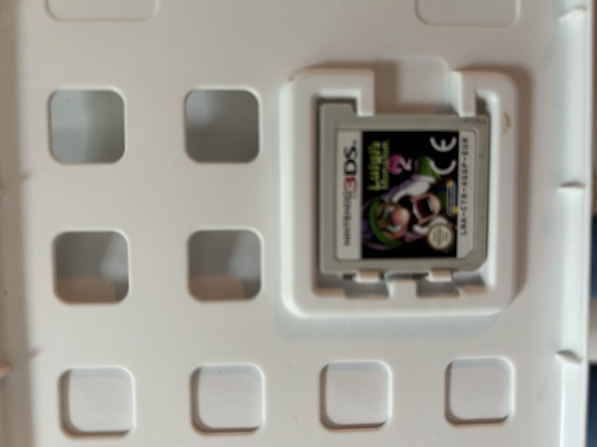 Nintendo Giochi: Luigi's Mansion 2 - Nintendo 3DS – Usato da Chénens venduto da krengikreng 2