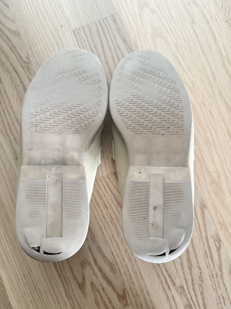 Scarpe da donna: Slipper beige Wildlederoptik gebraucht Zustand – Usato da Dübendorf venduto da zhe_69pd 2