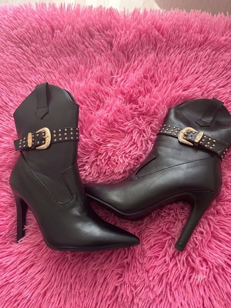 Scarpe da donna: Vintage Western Stiefeletten Schwarz – Usato da Dörflingen venduto da Raskan