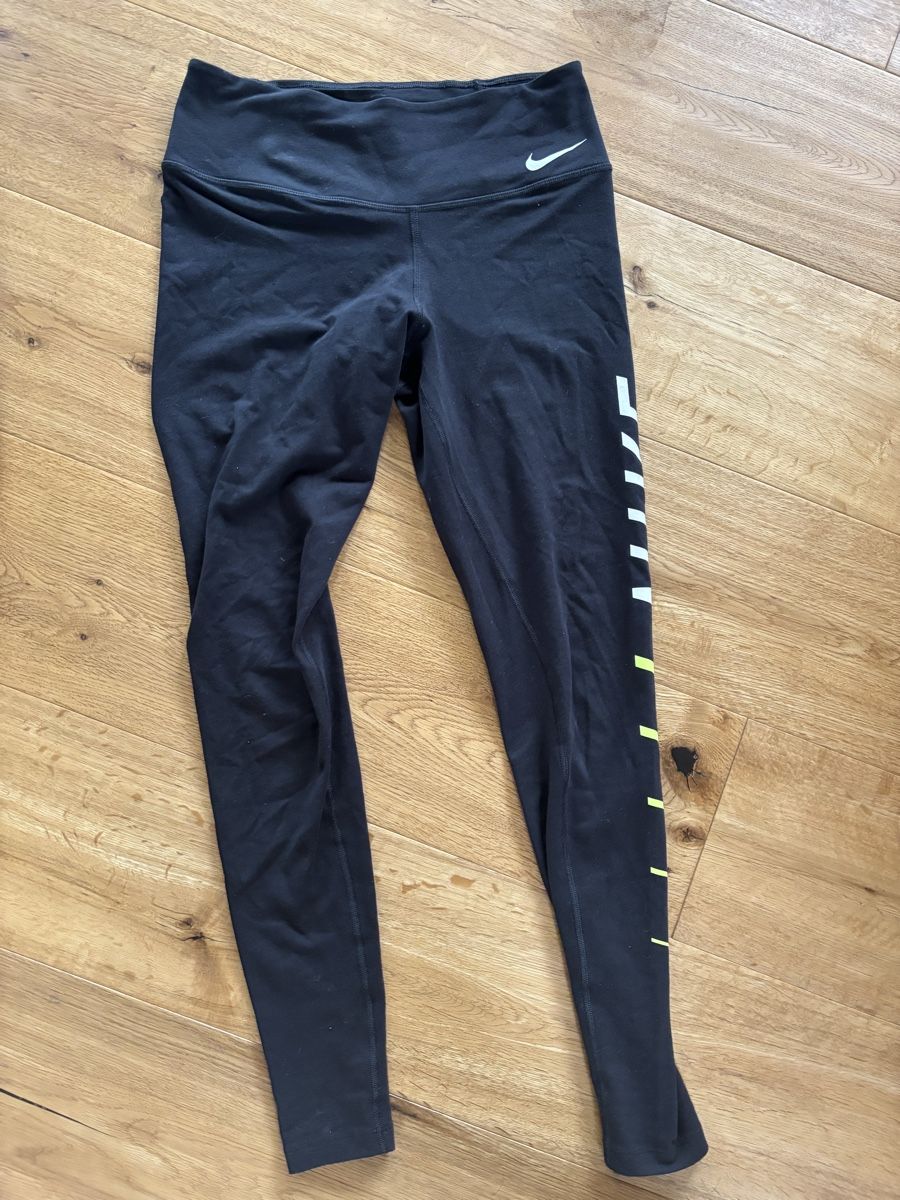 Nike Leggings: Nike Leggis Damen mit Neon Details – Usato da Flums Hochwiese venduto da sluechi 1