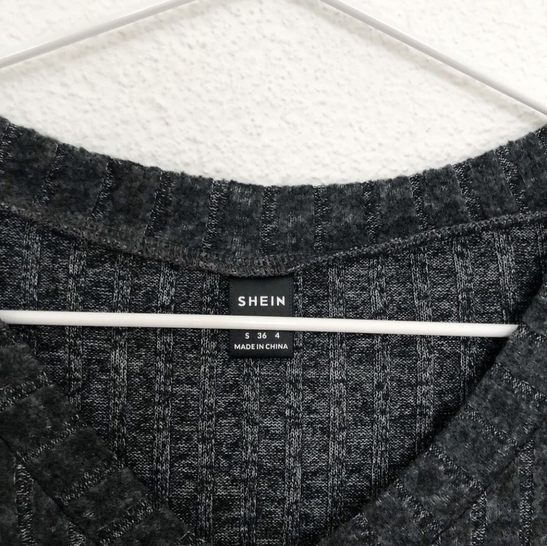 Shein Kleiderpakete: Set Zweiteiler Shirt und Rock grau – Neu (gemäss Beschreibung) aus Chur von faja7000 1