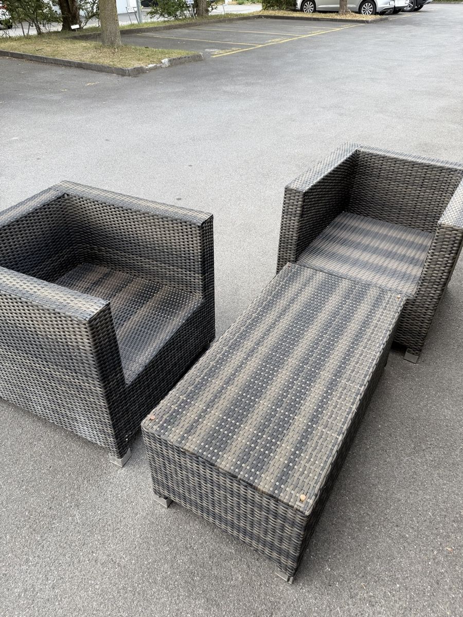Set di tavolo e panche: Gartenmöbel – Usato da Bad Ragaz venduto da Nikis_Markt