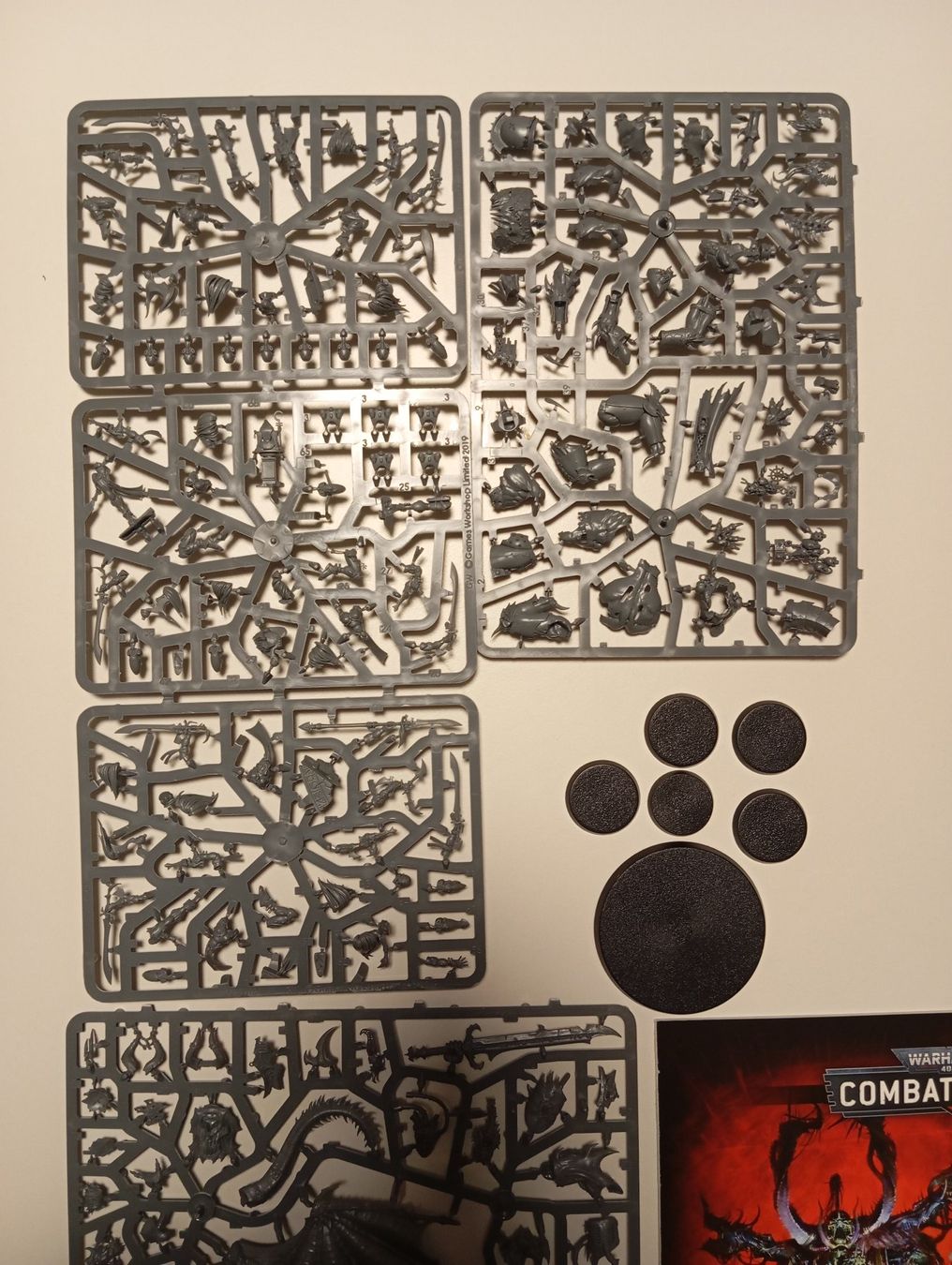 Modellbausätze & Standmodelle: Warhammer 40K: Chaos Dämonenprinz und 5 Eldar Todesfeen – Neu und originalverpackt aus Rodels von eli_g8n7 2