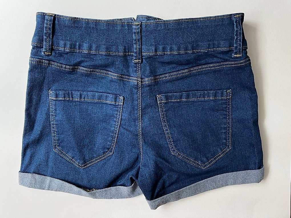 Jeans: High Waist Denim Shorts – Usato da Wädenswil venduto da esp_z8tb 2