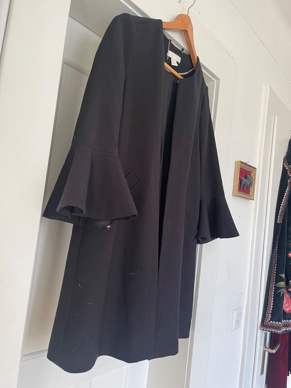 H&M Cappotti: origineller Blazer-Mantel, wunderschön! – Usato da zürich venduto da albinoreh99