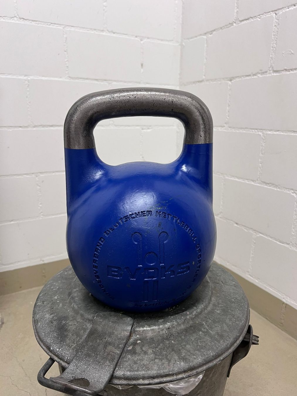 Manubri & Pesi: Kettlebell BVDKS 12kg – Usato da Bülach venduto da balti02