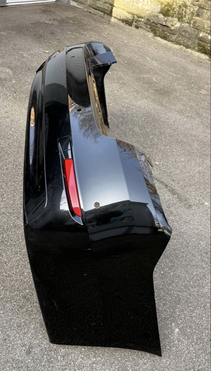 BMW Tutti pezzi di ricambio auto: Bmw f10 heckstosstange  – Usato da Zürich venduto da Culi.zh 1