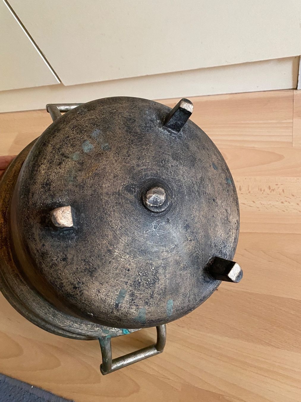 Vasi per fiori: Topf /Pot antik bronze – Usato da Les Sciernes d Albeuve venduto da Ange13 4