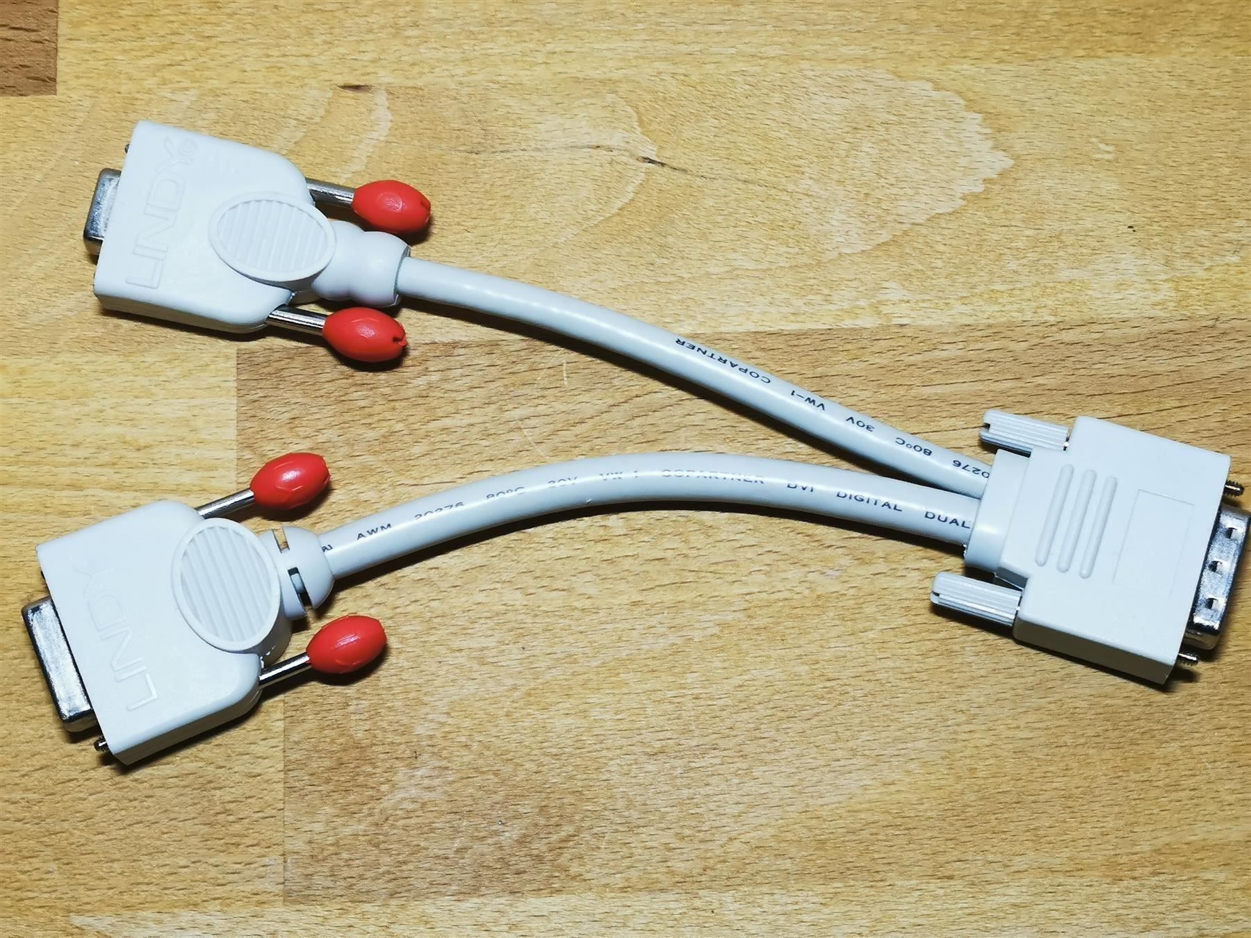 Laufwerke & Adapter: DVI-I zu DVI-D + VGA Splitter Kabel – Gebraucht aus Buchs ZH von Sutoris 5