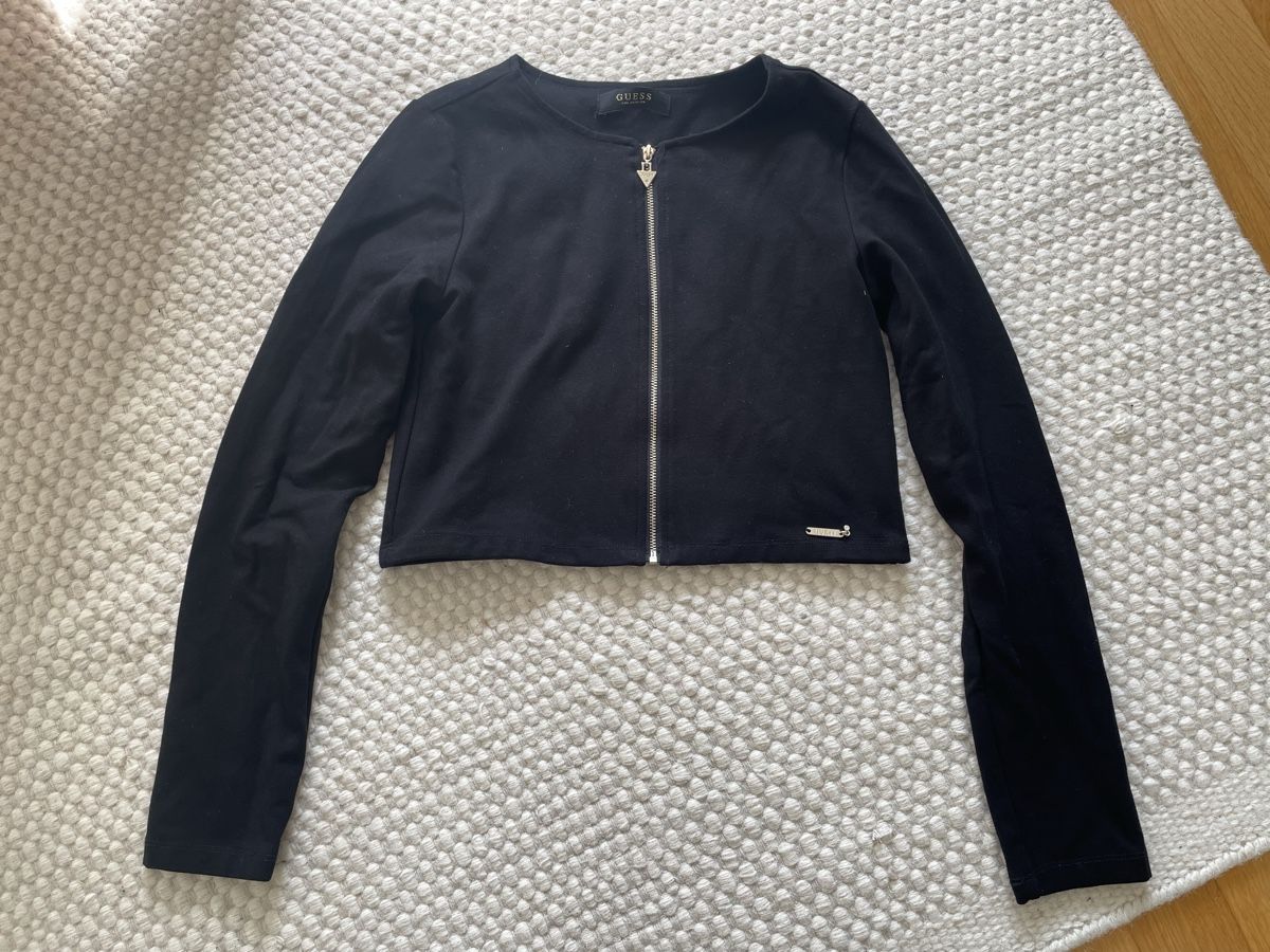 Guess Jacken: Guess Jacke schwarz Grösse XS   – Gebraucht aus Kriens von p_ART_rizia