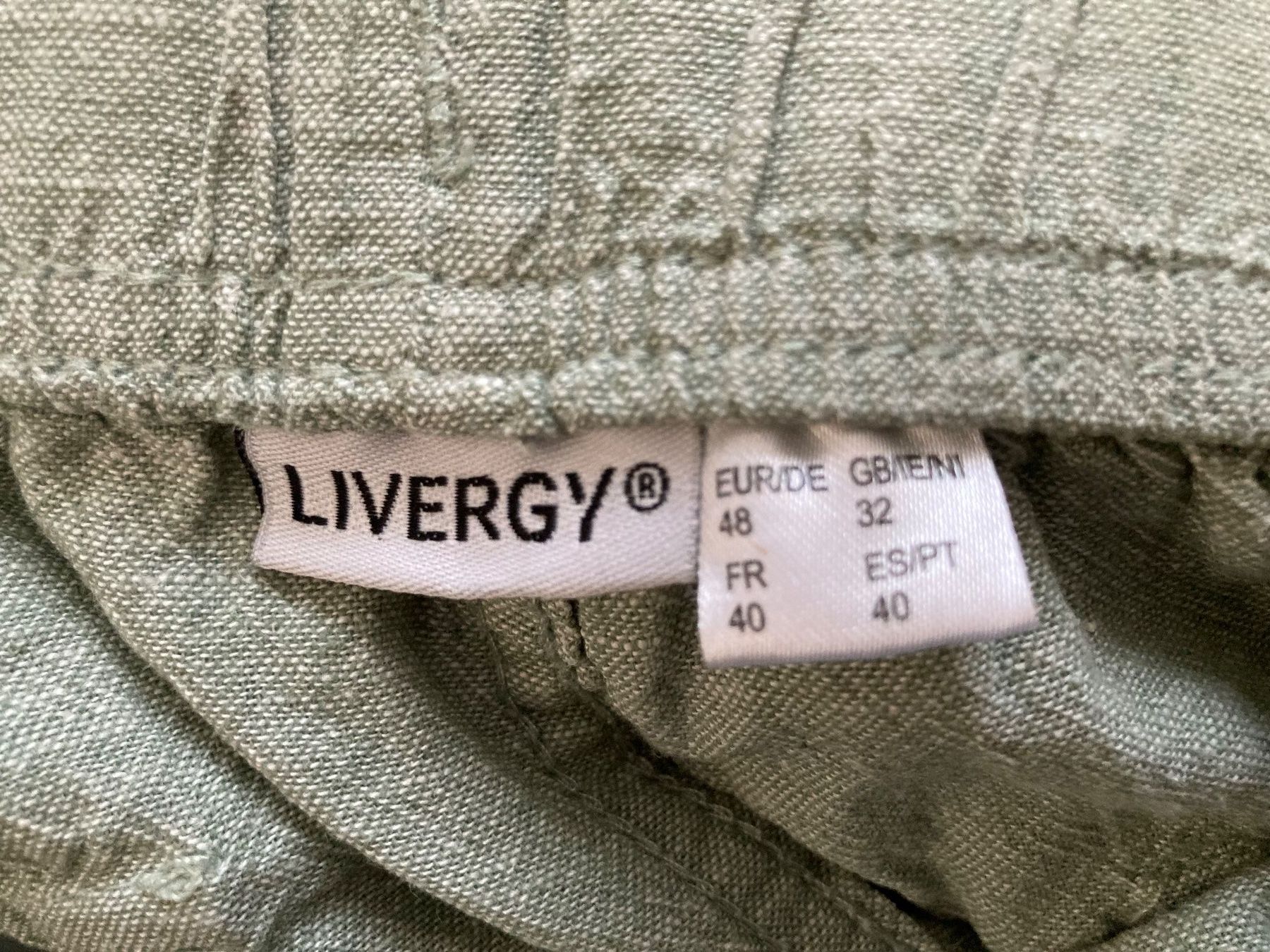 Pantaloni: (A/G) Livergy Shorts 48 – Usato da Jonen venduto da Sevenb 2