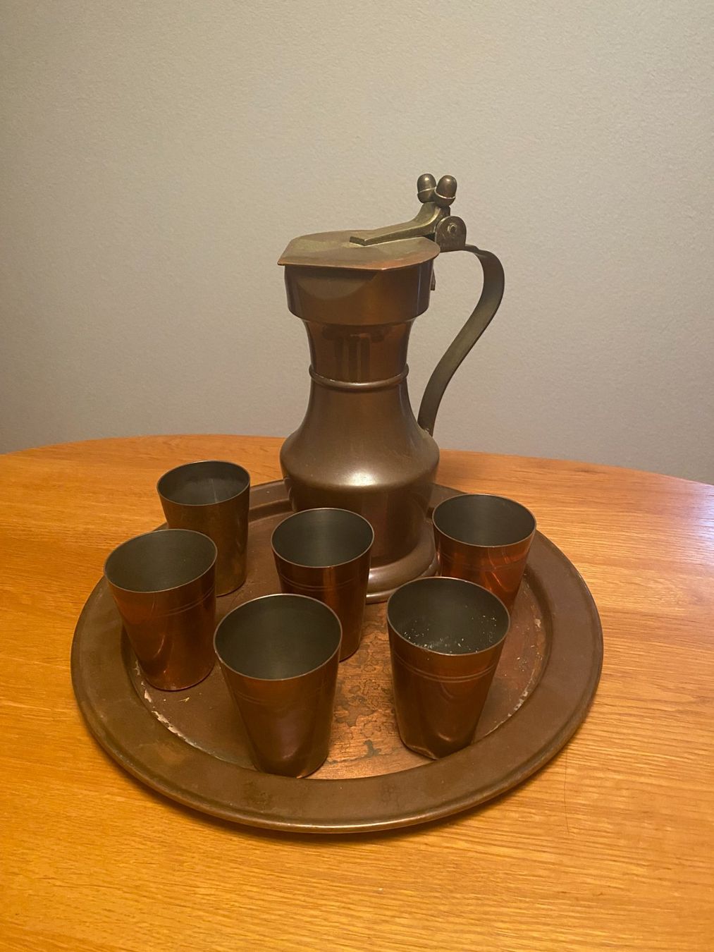 Services de table: Kupferkrug mit Kupfer-Trinkbecher – D'occasion à Effretikon par Bour 1