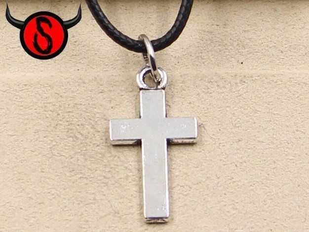 Sonstige Kleidung & Accessoires: Amulett / Halskette - Kreuz – Neu und originalverpackt aus Buchs SG von Skullep